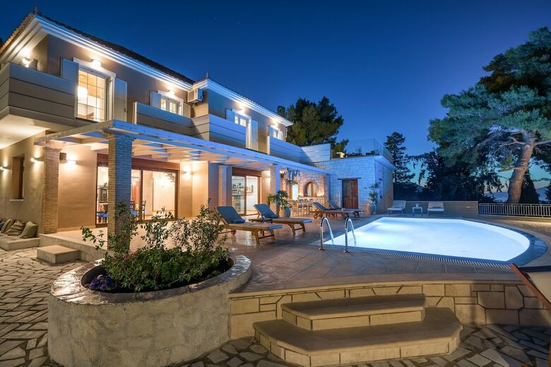 Castelli Luxury Villa