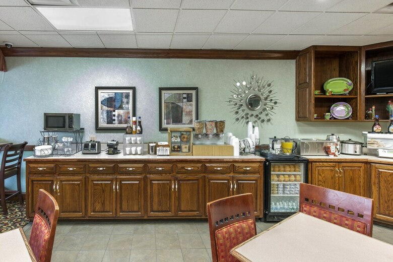 Hotel Lamplighter Inn And Suites