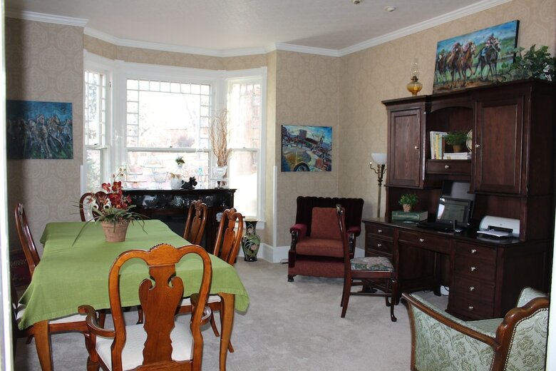 Avenue Hotel Bed & Breakfast