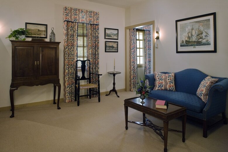 The Colonial Houses - A Colonial Williamsburg Hotel