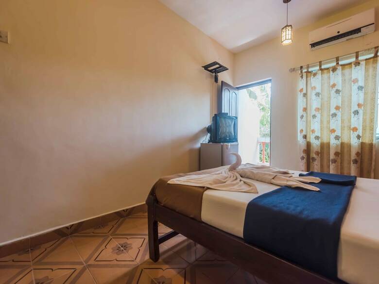 Hotel Oyo 5651 Stayout Near Baga Beach