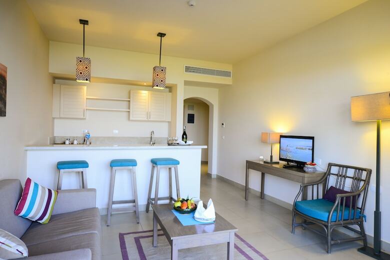 Byoum Lakeside Hotel