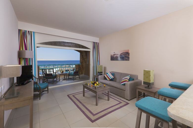 Byoum Lakeside Hotel