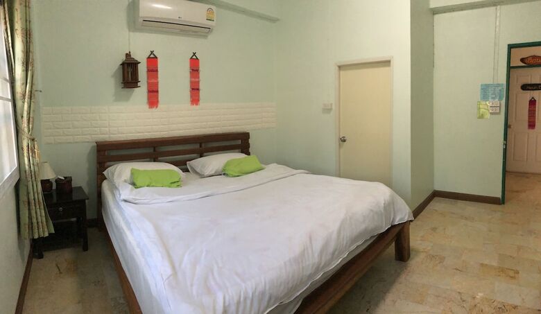 Hotel Heun Baan Rong Khun Resort
