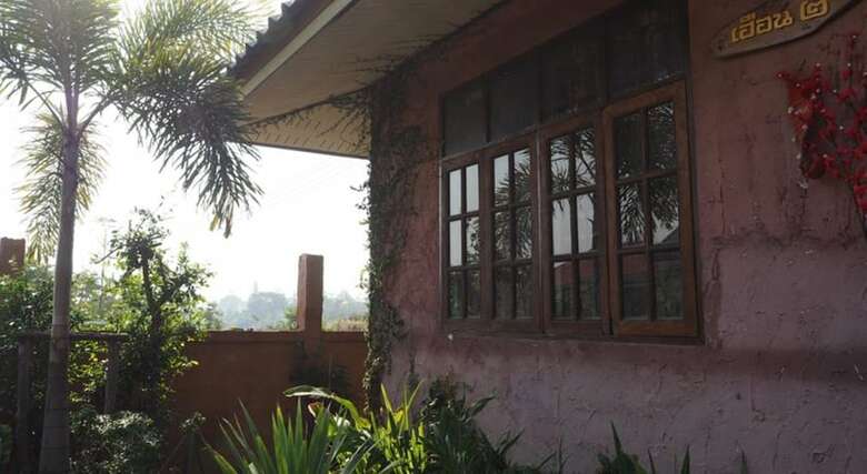 Hotel Heun Baan Rong Khun Resort
