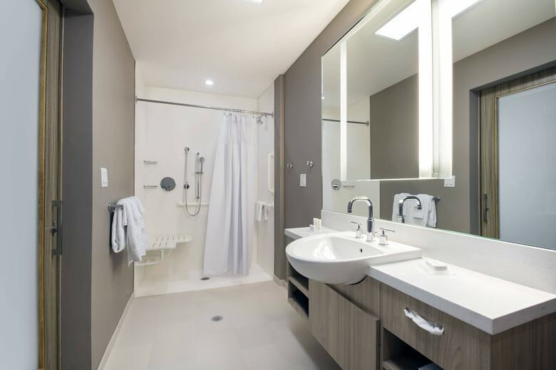 Hotel Springhill Suites By Marriott Miami Doral