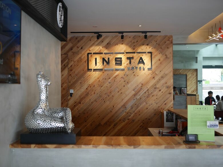 Insta Hotel
