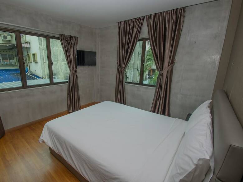 Insta Hotel
