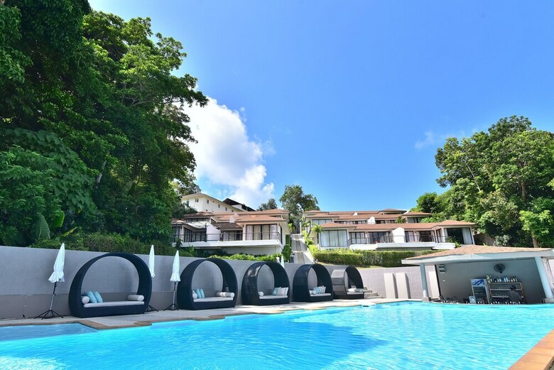 Hotel Asara Private Beach Resort