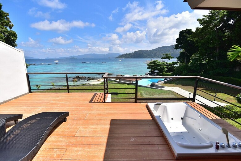 Hotel Asara Private Beach Resort