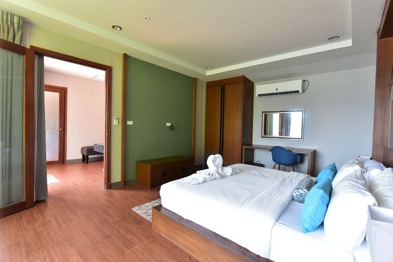 Hotel Asara Private Beach Resort
