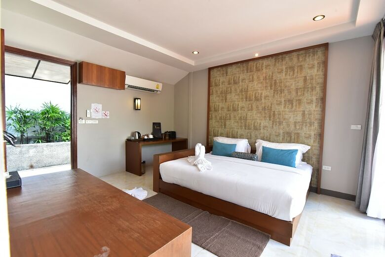 Hotel Asara Private Beach Resort