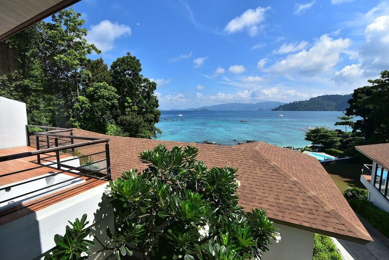 Hotel Asara Private Beach Resort
