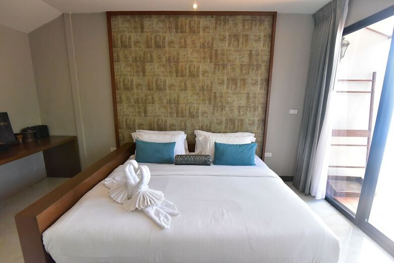 Hotel Asara Private Beach Resort
