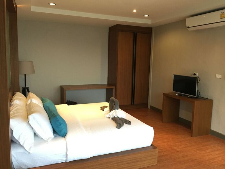 Hotel Asara Private Beach Resort