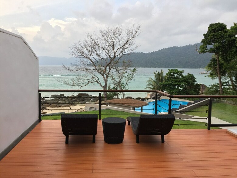 Hotel Asara Private Beach Resort