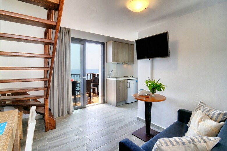 Apartamentos Myrtos Mare Suites