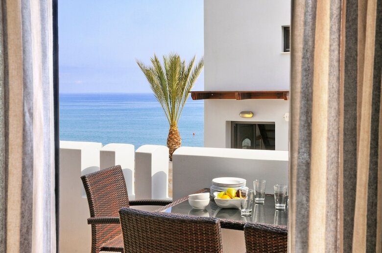 Apartamentos Myrtos Mare Suites