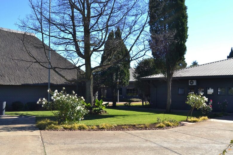 Hotel Outlook Lodge Or Tambo