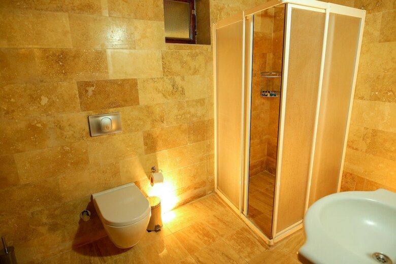 Bedrock Cave Hotel -adults Only
