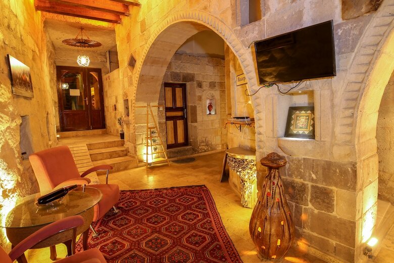 Bedrock Cave Hotel -adults Only