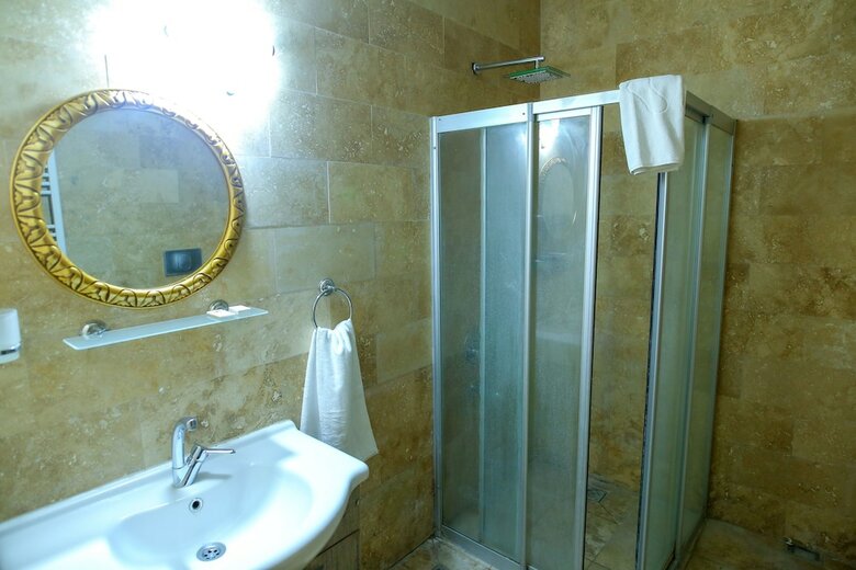 Bedrock Cave Hotel -adults Only