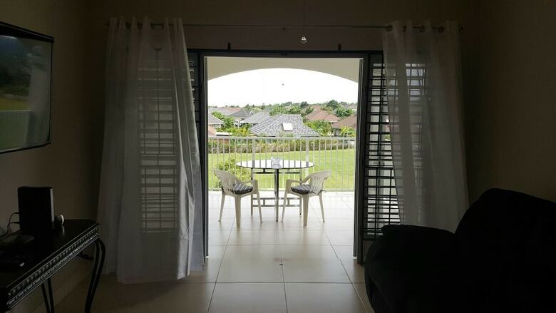 Fern Court Apartment With Oceanic View III