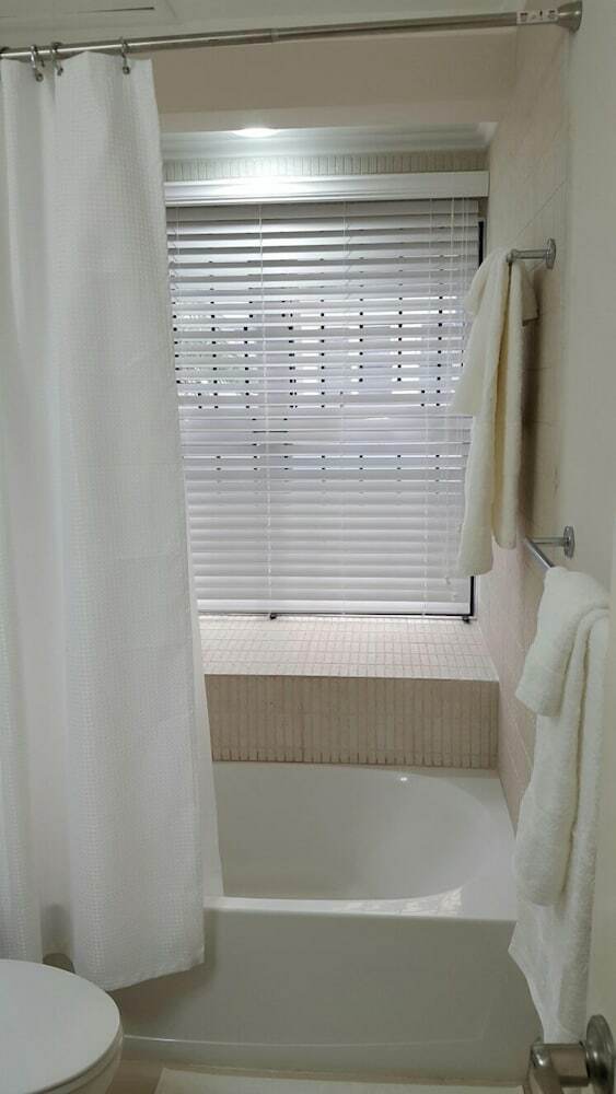 Fern Court Apartment With Oceanic View III