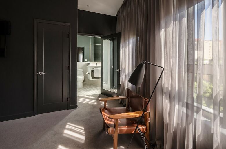 Tuck Hotel