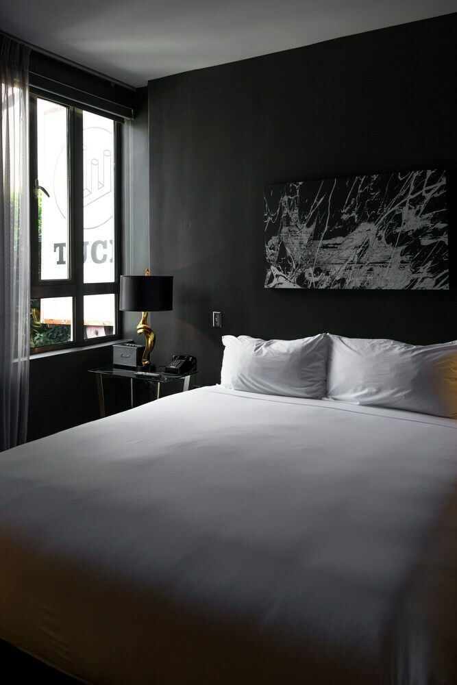 Tuck Hotel