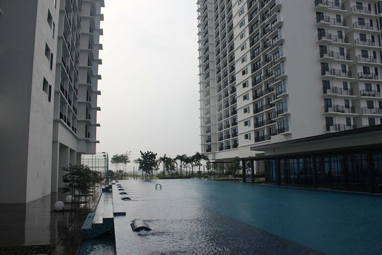 Hotel De Houz - Trefoil Setia Alam Home Stay