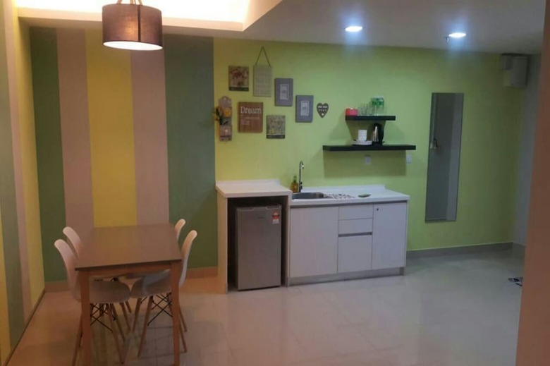 Hotel De Houz - Trefoil Setia Alam Home Stay