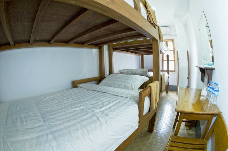 Hostal Season Bed And Breakfast -ngapali