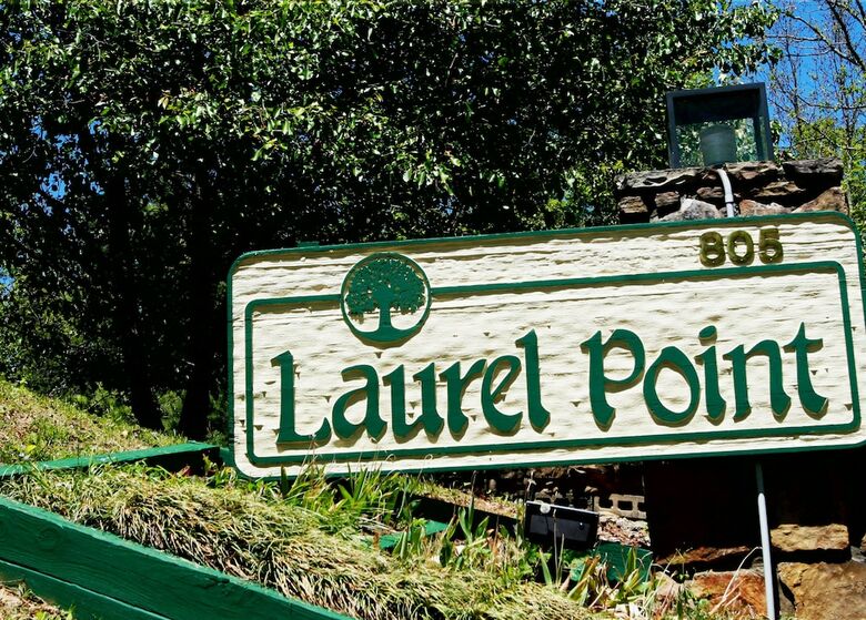 Hotel Laurel Point Resort By Capital Vacations