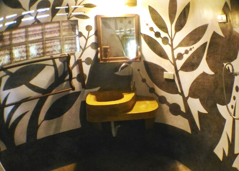 Hotel Flower Power Village