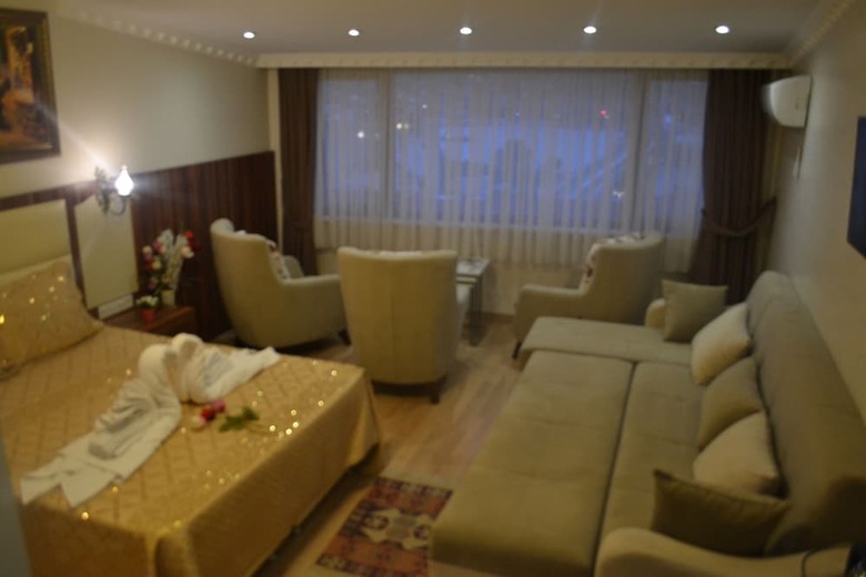 Peradise Hotel