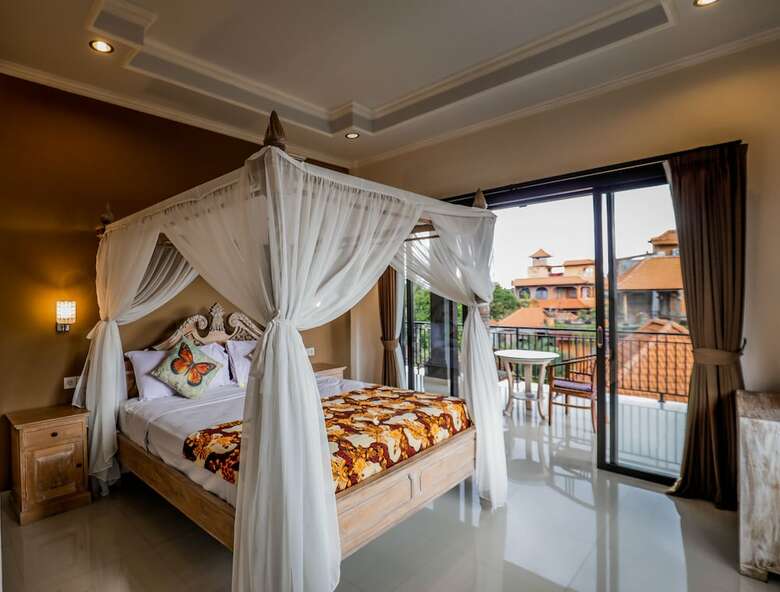 Bed & Breakfast Warji House 1