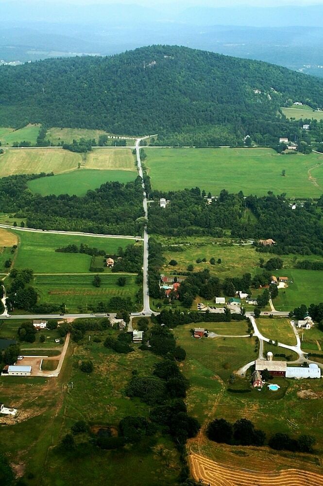 The Inn At Charlotte Bed And Breakfast