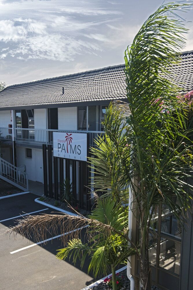 Ellerslie Palms Motel