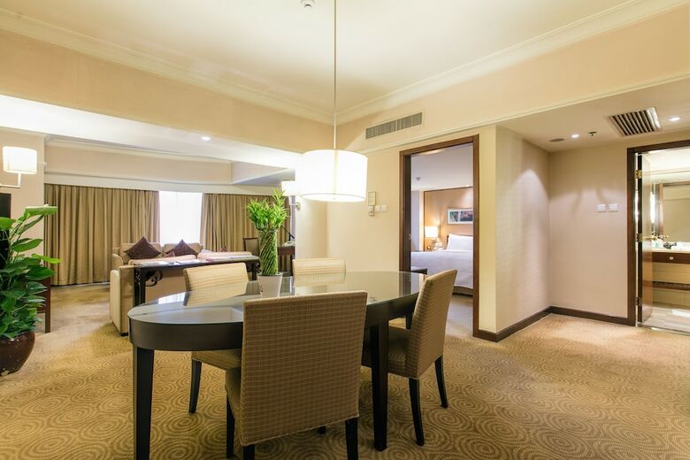 Golden Flower Hotel