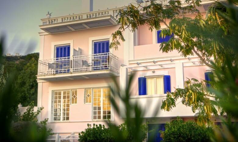 Hotel Aneroussa Beach