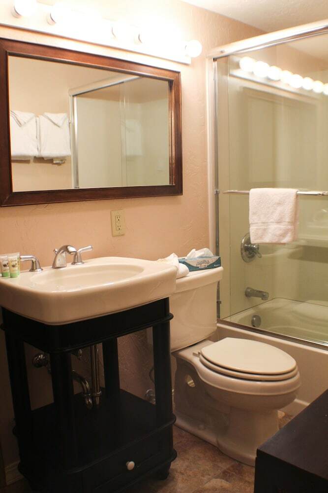 Columbine Condominiums By Cb Lodging
