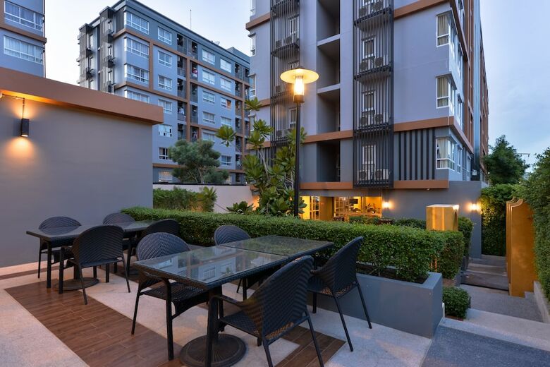 Hotel The Grass Serviced Suites By At Mind