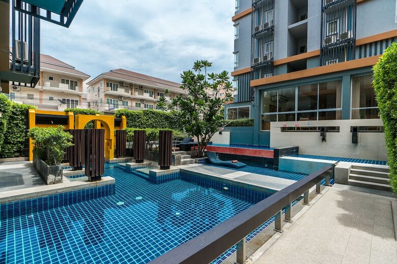 Hotel The Grass Serviced Suites By At Mind