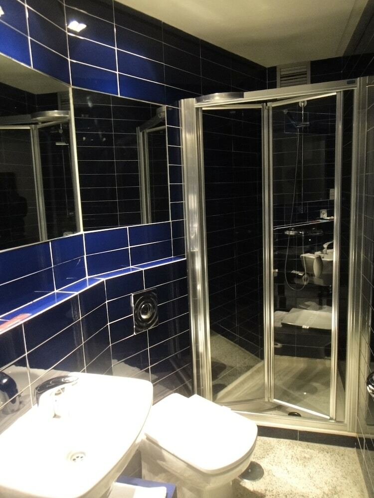 Hostal Albany Ancha