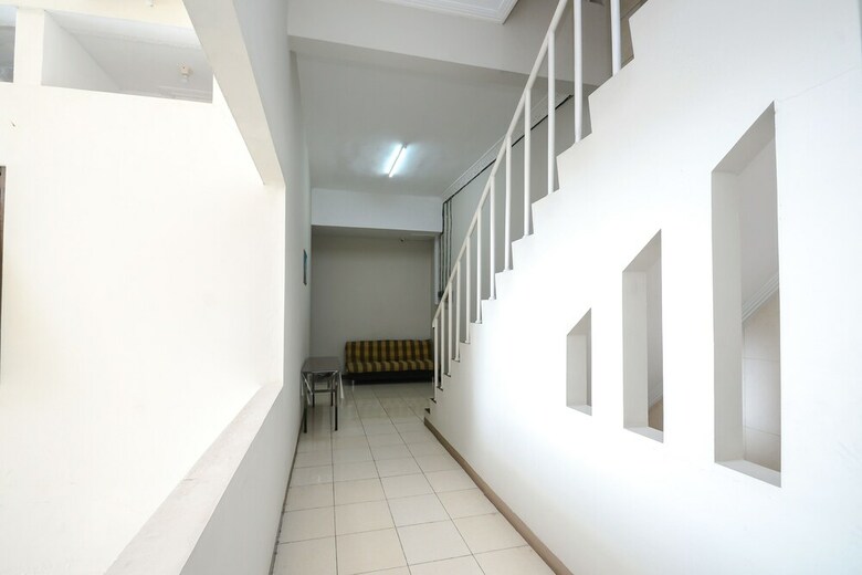 Hotel Airy Miroto Seteran Serut Semarang