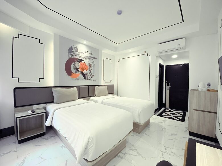 Topas Galeria Hotel