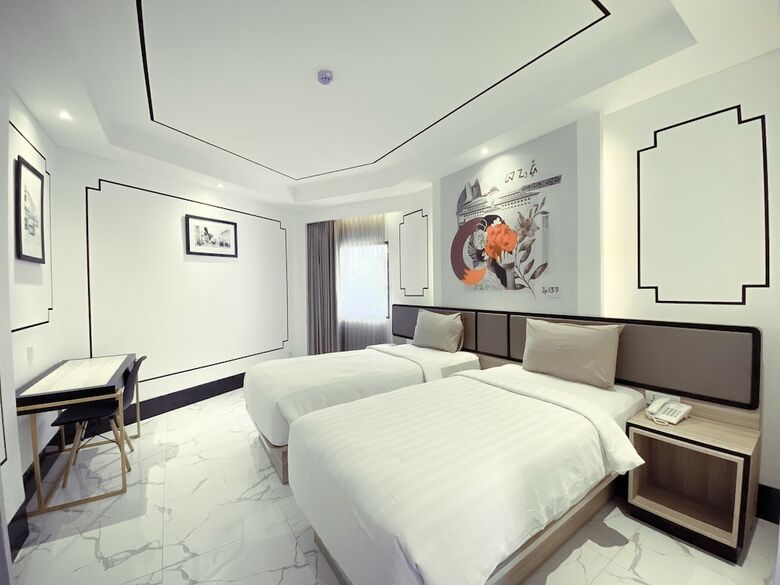 Topas Galeria Hotel