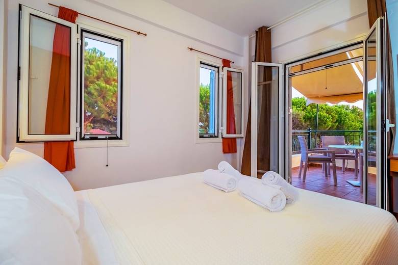 Romanos Beach Villas