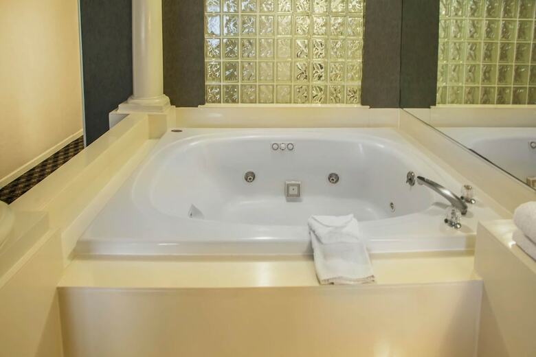Hotel Quality Inn And Suites St Charles -west Chicago